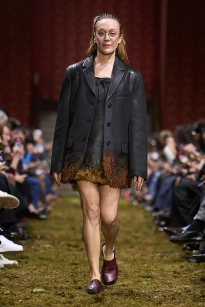 Look 8